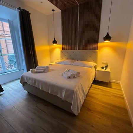 Essenza House *