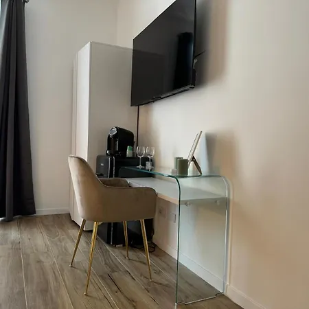 Essenza House *