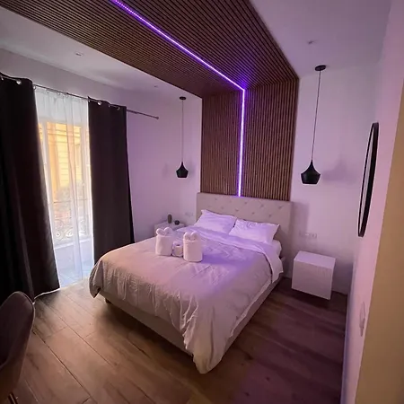 招待所 Essenza House