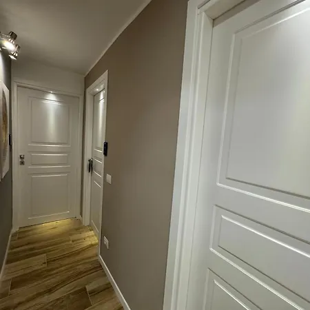 Гостевой дом Essenza House *