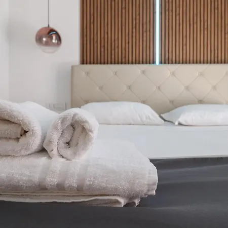 Гостевой дом Essenza House *