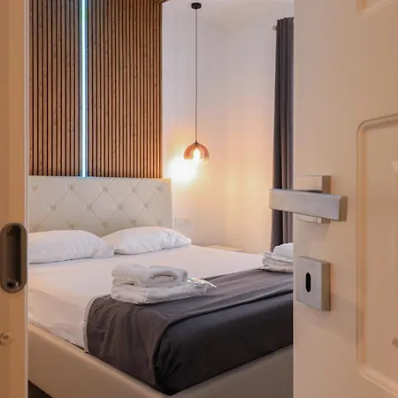 Essenza House Гостевой дом Рим