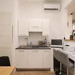 Essenza House Via Alessandria